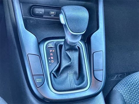 Used 2022 Kia Soul LX image 32