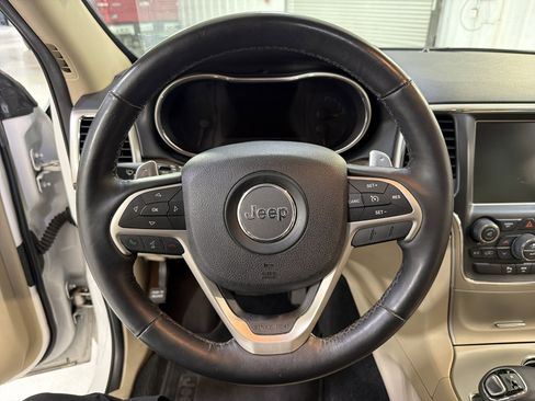 Used 2015 Jeep Grand Cherokee Limited image 16