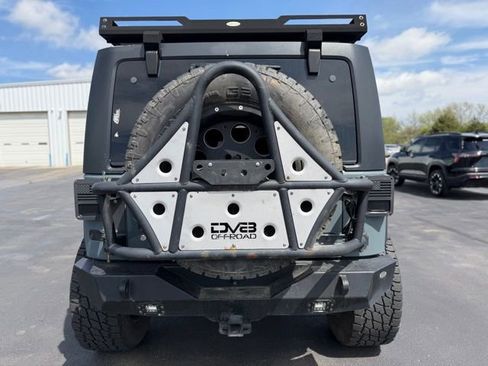 Used 2014 Jeep Wrangler Unlimited Rubicon w/ Connectivity Group AWD/4WD image 5
