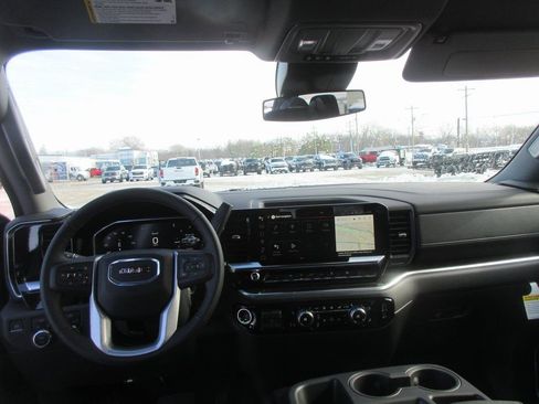 New 2026 GMC Sierra 1500 SLE image 15
