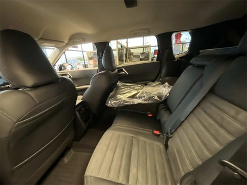 New 2026 Mitsubishi Outlander SE image 13