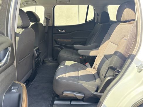 Used 2023 GMC Acadia SLE w/ Driver Convenience Package image 30