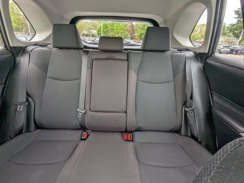 Used 2023 Toyota RAV4 LE AWD/4WD image 18