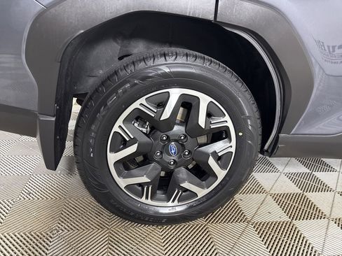 Used 2025 Subaru Forester Premium w/ Convenience Package #2 image 31