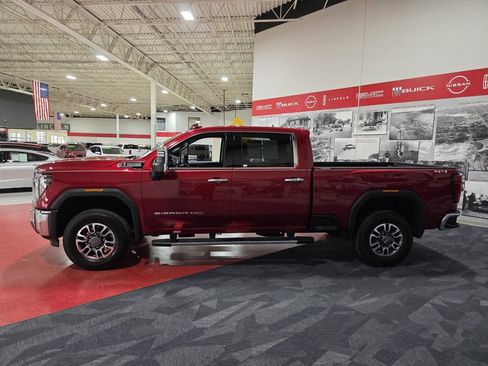 Used 2025 GMC Sierra 2500 SLT w/ SLT Premium Package image 8