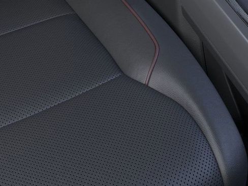 New 2025 Ford F250 Lariat w/ Chrome Package image 17