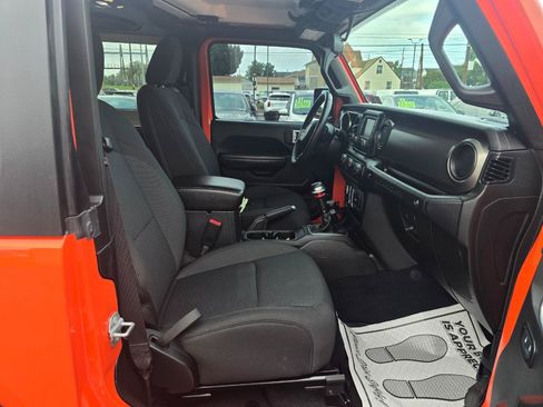 Used 2019 Jeep Wrangler Sport AWD/4WD image 14