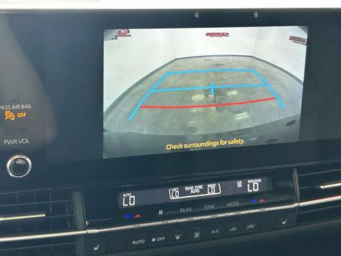 Used 2025 Toyota Sienna XSE FWD image 29