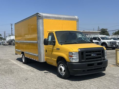 Used 2022 Ford E-350 and Econoline 350 Super Duty RWD image 1