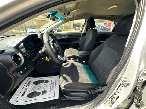 Used 2019 Kia Forte LXS image 8