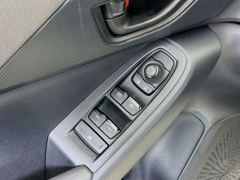Used 2024 Subaru Crosstrek 2.0i Premium image 19