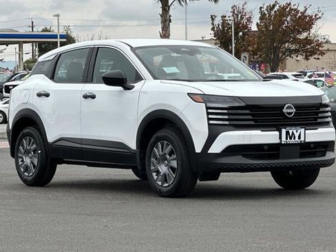 New 2026 Nissan Kicks S image 2