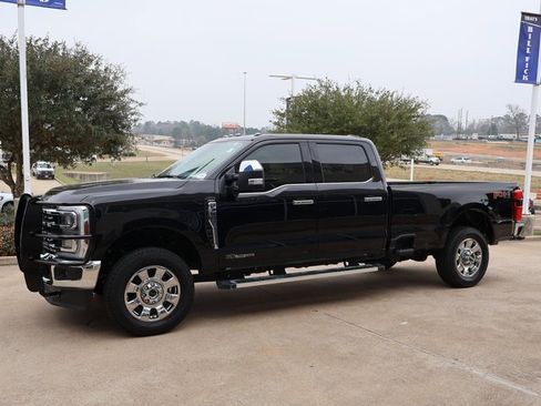 Certified 2025 Ford F350 Lariat w/ Chrome Package image 8