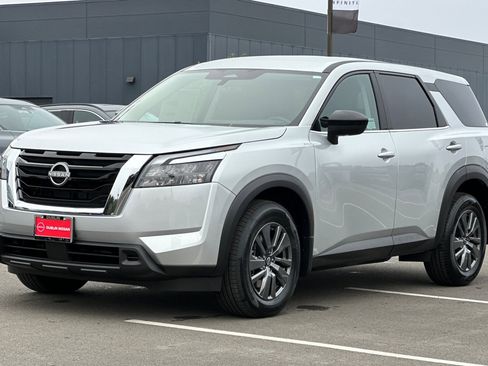 New 2025 Nissan Pathfinder S image 8