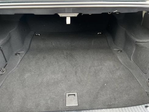 Used 2010 Mercedes-Benz E 350 Sedan image 24