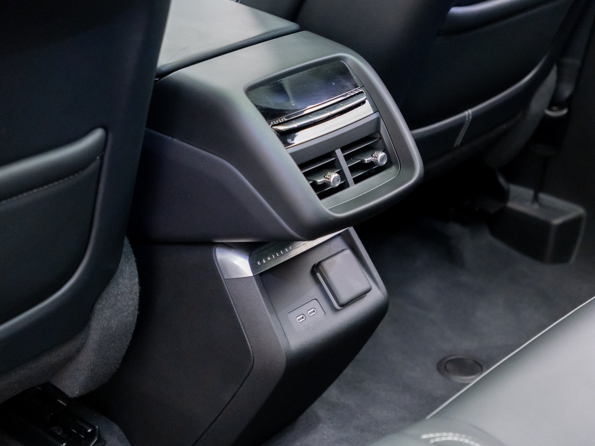 Certified 2025 Cadillac Lyriq Luxury w/ LPO, Floor Liner Package AWD/4WD image 23