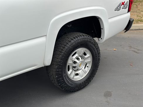 Used 2007 Chevrolet Silverado 2500 LT w/ Heavy-Duty Power Package image 39