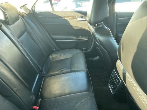 Used 2018 Chrysler 300 Limited image 4