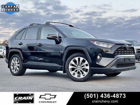 Used 2021 Toyota RAV4 XLE Premium image 1