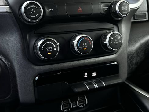 Used 2022 RAM 1500 Big Horn AWD/4WD image 21