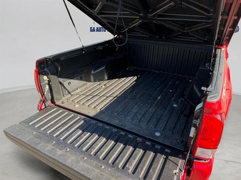 Used 2016 Toyota Tacoma TRD Sport w/ Towing Package image 17