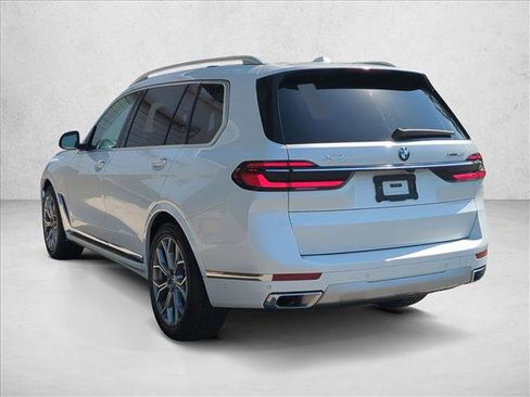 Used 2024 BMW X7 xDrive40i w/ Premium Package AWD/4WD image 8