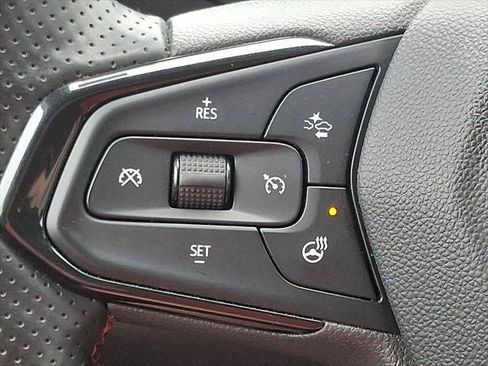 Used 2024 Chevrolet Trax RS FWD image 21