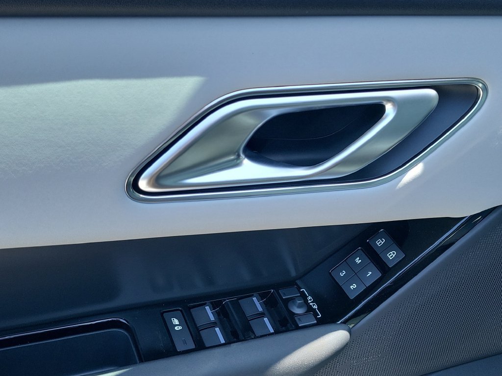 New 2026 Land Rover Range Rover Velar S AWD/4WD image 25