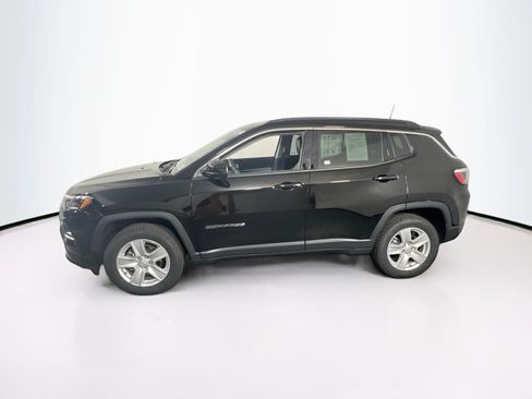 Used 2022 Jeep Compass Latitude AWD/4WD image 8