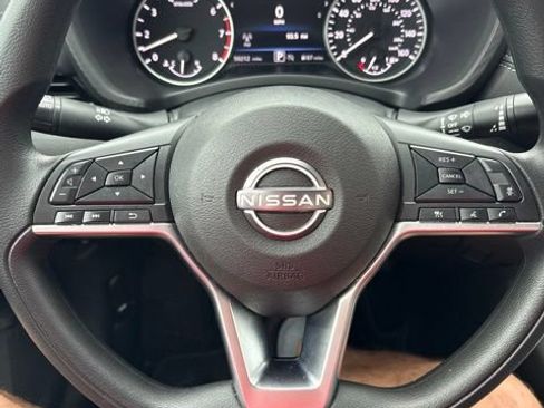 Used 2025 Nissan Sentra SV FWD image 8