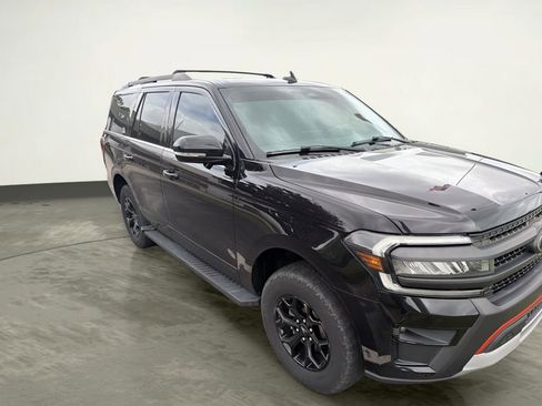 Used 2022 Ford Expedition Timberline image 2