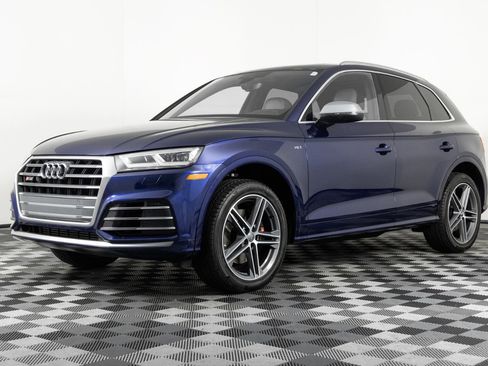 Used 2018 Audi SQ5 Premium Plus w/ Navigation Package image 1