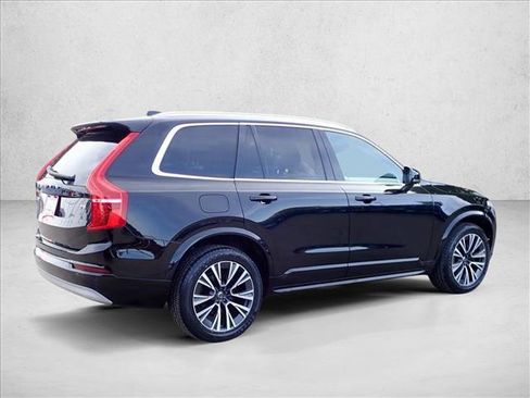 Used 2022 Volvo XC90 T5 Momentum w/ Advanced Package AWD/4WD image 4