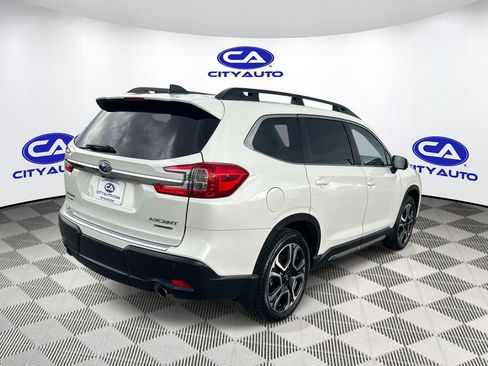 Used 2023 Subaru Ascent Limited w/ Technology Package AWD/4WD image 3