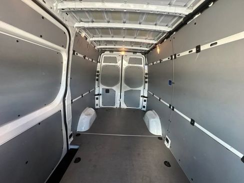 Used 2025 Mercedes-Benz Sprinter 2500 image 11