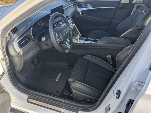 Used 2026 Genesis G70 2.5T Prestige image 9
