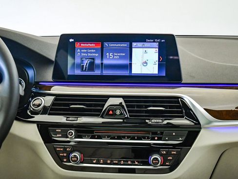 Used 2019 BMW 530e image 14