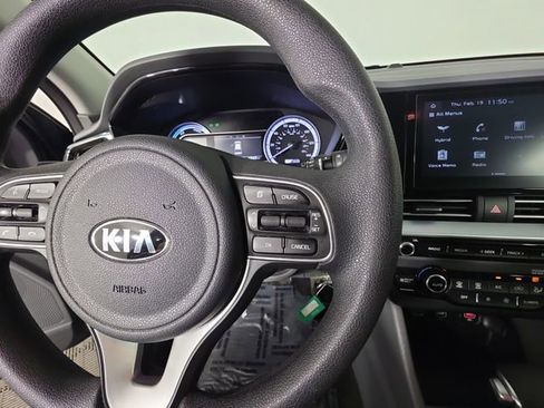 Used 2020 Kia Niro LX image 28