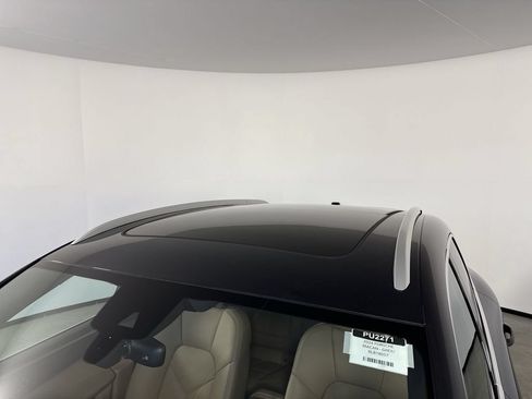 Certified 2024 Porsche Macan AWD/4WD image 17