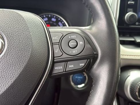 Used 2020 Toyota RAV4 XLE w/ Convenience Package AWD/4WD image 21