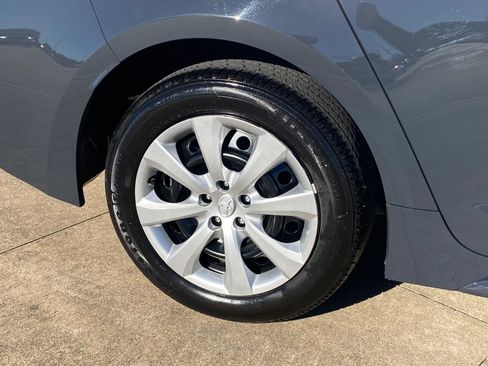 Used 2025 Toyota Corolla LE image 8