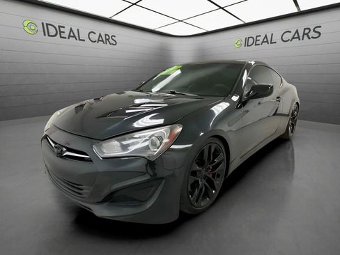 Used 2014 Hyundai Genesis 2.0T RWD image 4