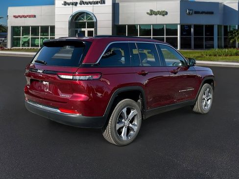 New 2025 Jeep Grand Cherokee Limited image 10