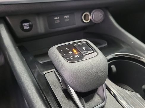 Used 2024 Nissan Rogue SV FWD image 30