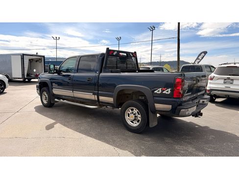 Used 2005 Chevrolet Silverado 2500 LS w/ Heavy-Duty Power Package AWD/4WD image 8