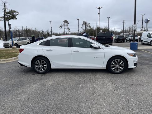 Used 2023 Chevrolet Malibu LT image 3