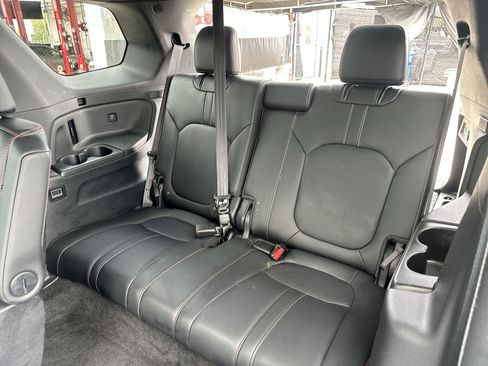 Used 2025 Honda Pilot TrailSport image 25