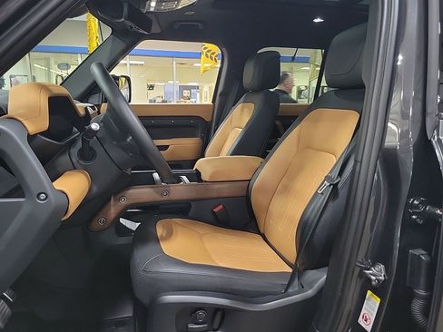 Used 2024 Land Rover Defender 110 X image 16
