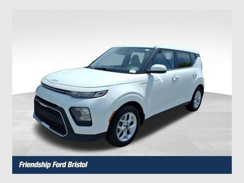 Used 2022 Kia Soul LX w/ Technology Package FWD image 1