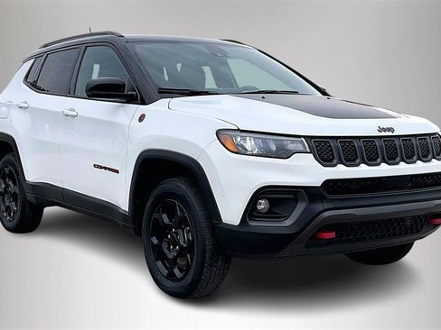 Used 2023 Jeep Compass Trailhawk image 1